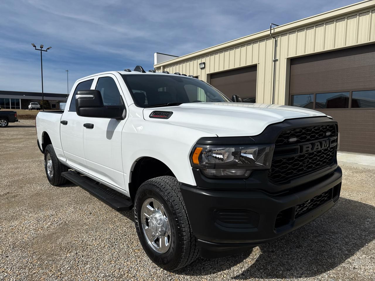 RAM 2500 Tradesman Crew Cab 4WD SWB 2023