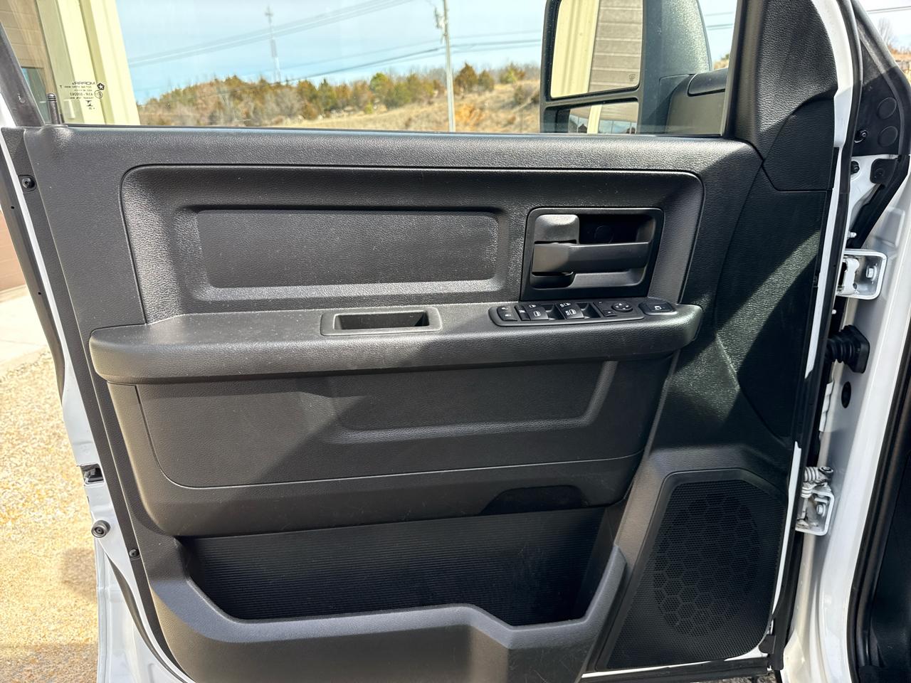 RAM 2500 Tradesman Crew Cab 4WD SWB 2023