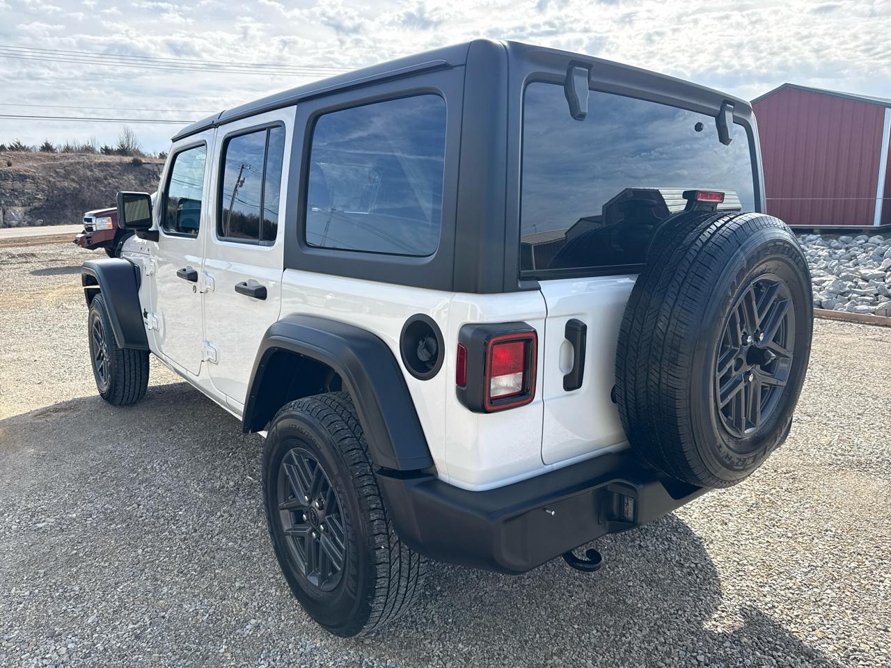 Jeep Wrangler Sport 4D SUV 4WD 2024