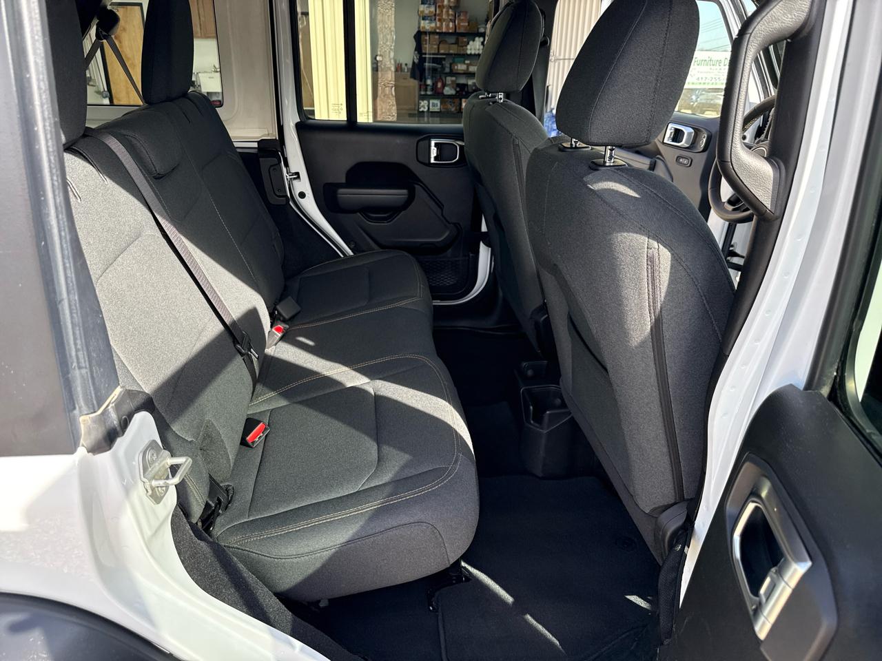 Jeep Wrangler Sport 4D SUV 4WD 2024