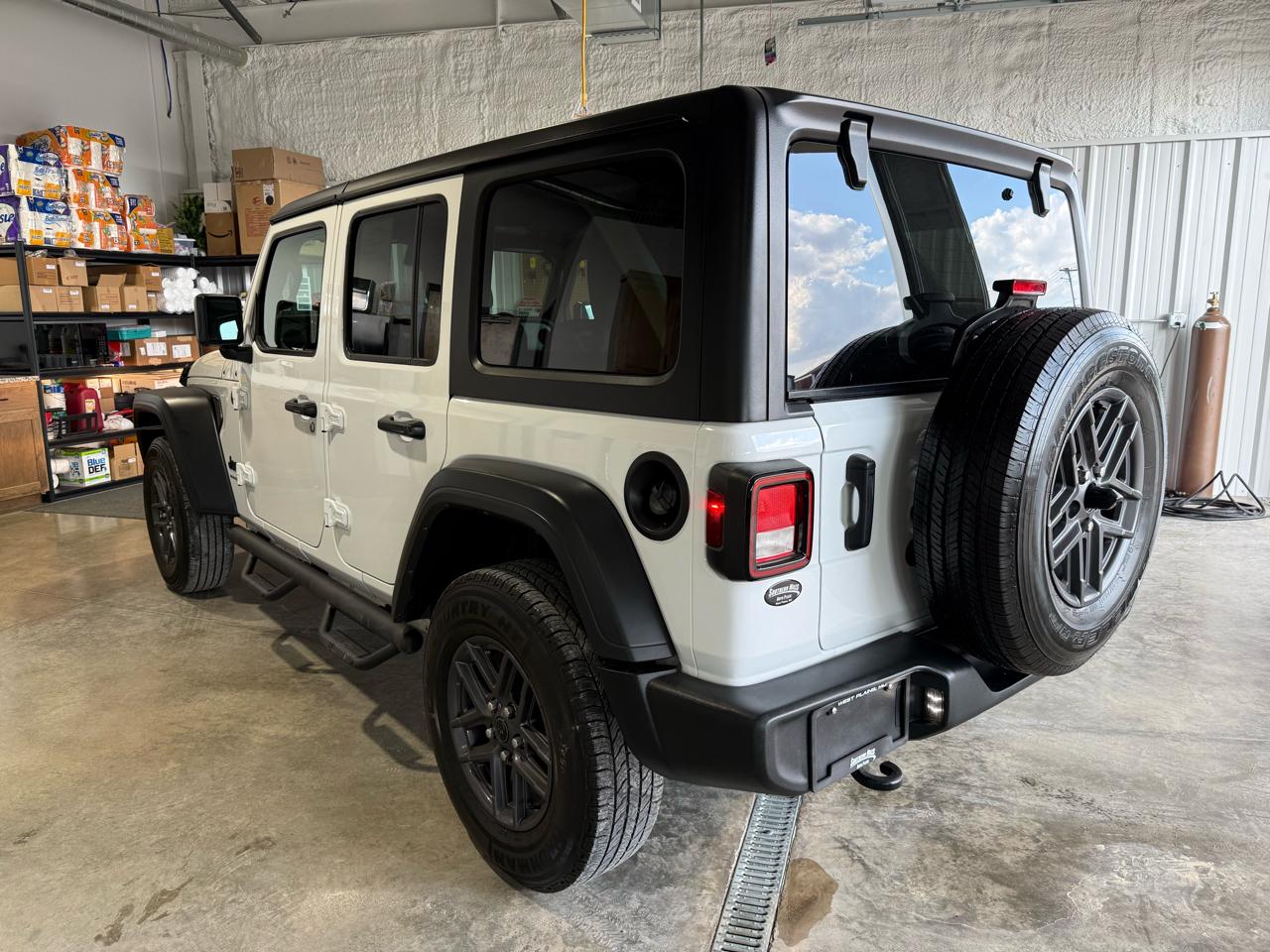 Jeep Wrangler Sport 4D SUV 4WD 2024