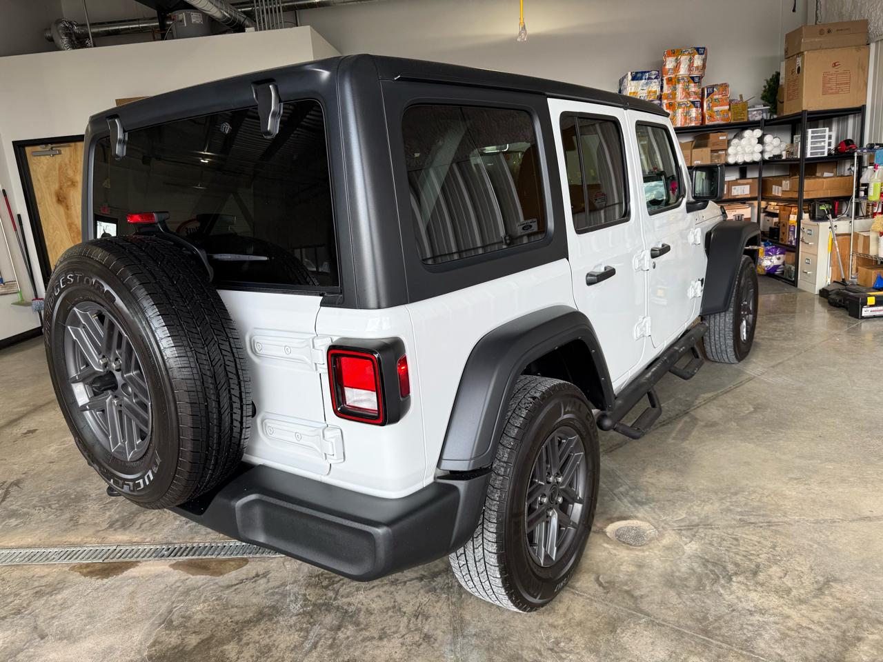 Jeep Wrangler Sport 4D SUV 4WD 2024