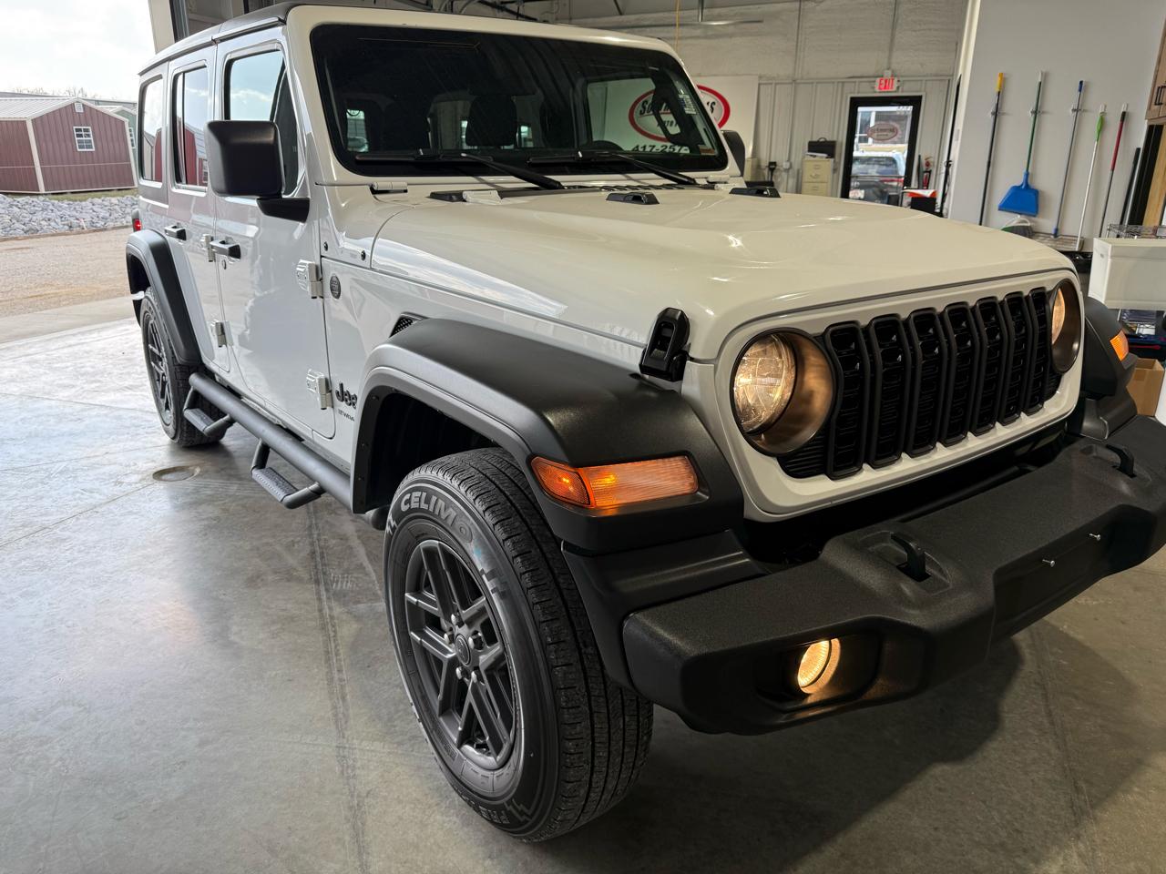 Jeep Wrangler Sport 4D SUV 4WD 2024