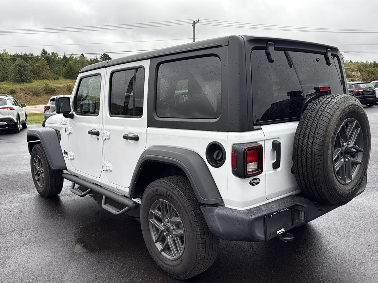 Jeep Wrangler Sport 4D SUV 4WD 2024