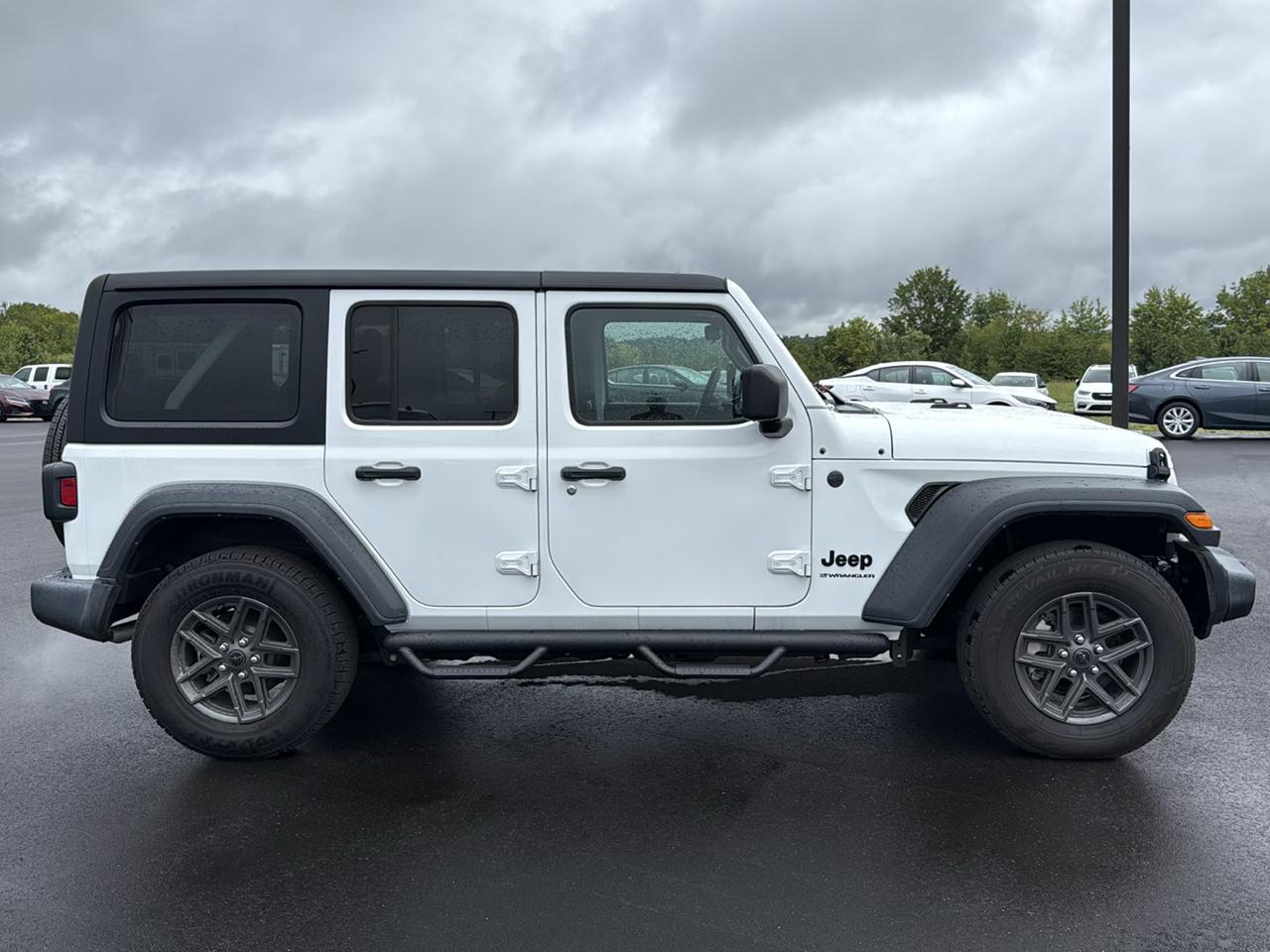 Jeep Wrangler Sport 4D SUV 4WD 2024