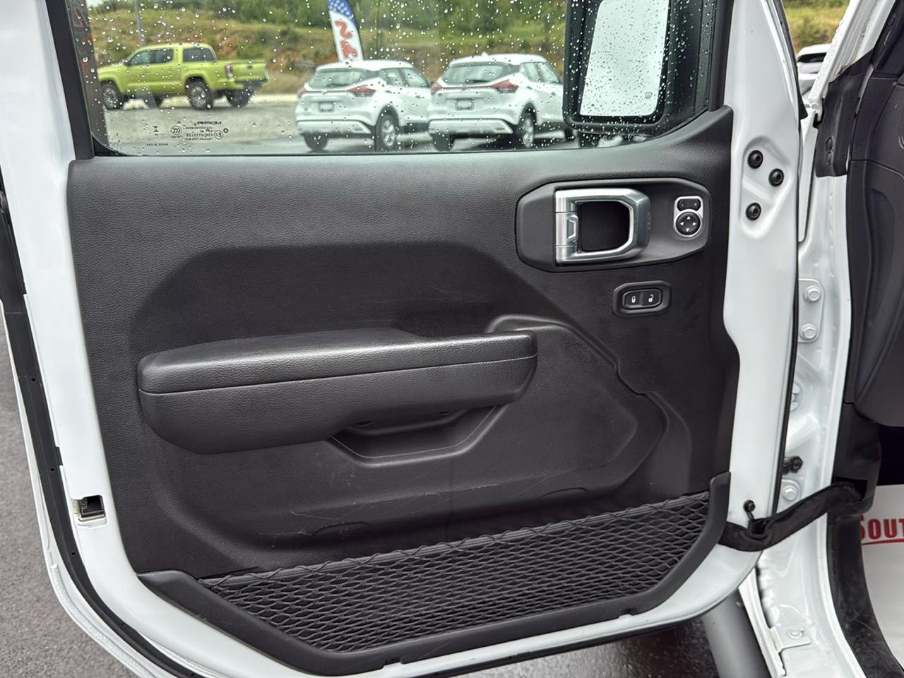 Jeep Wrangler Sport 4D SUV 4WD 2024
