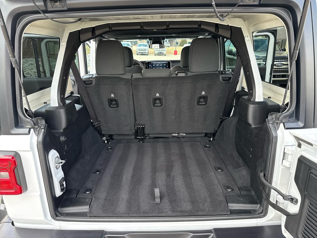 Jeep Wrangler Rubicon 4D SUV 4WD 2025