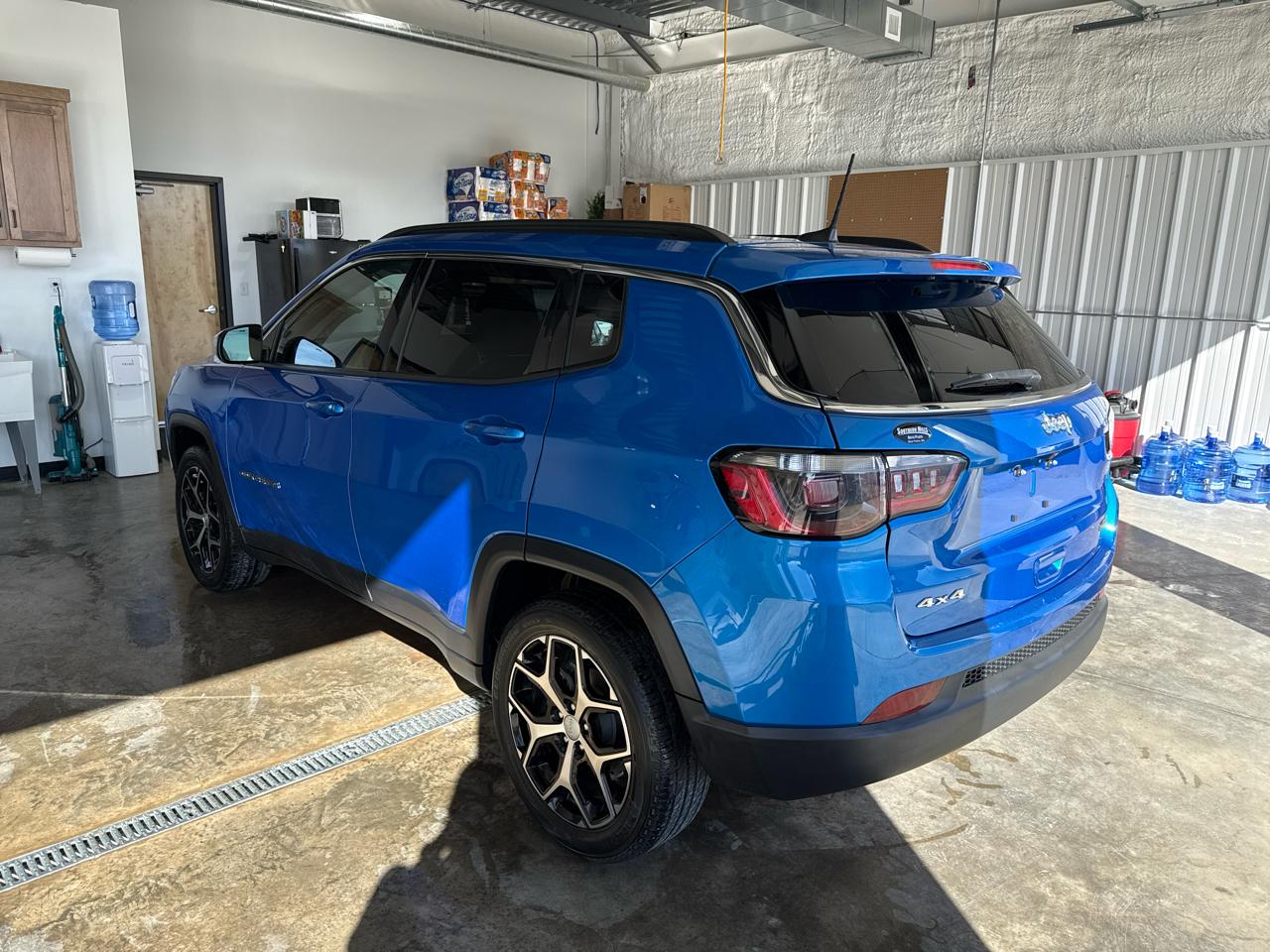 Jeep Compass Latitude 4D SUV 4WD 2024