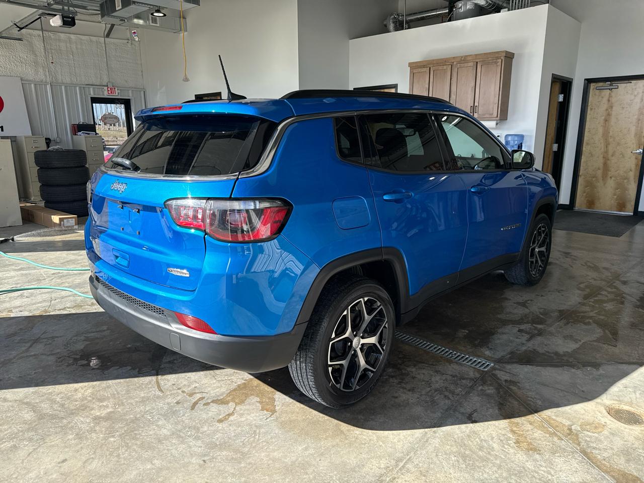 Jeep Compass Latitude 4D SUV 4WD 2024