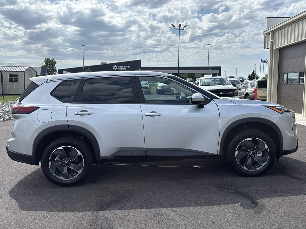 Nissan Rogue SV 4D SUV FWD 2025