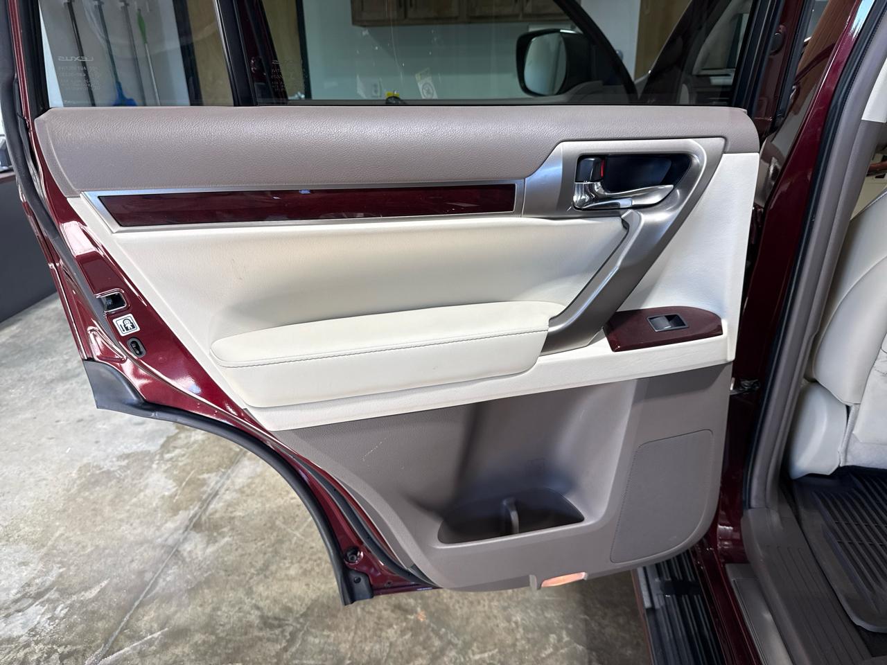 Lexus GX 460 Base 4D SUV 4WD 2015