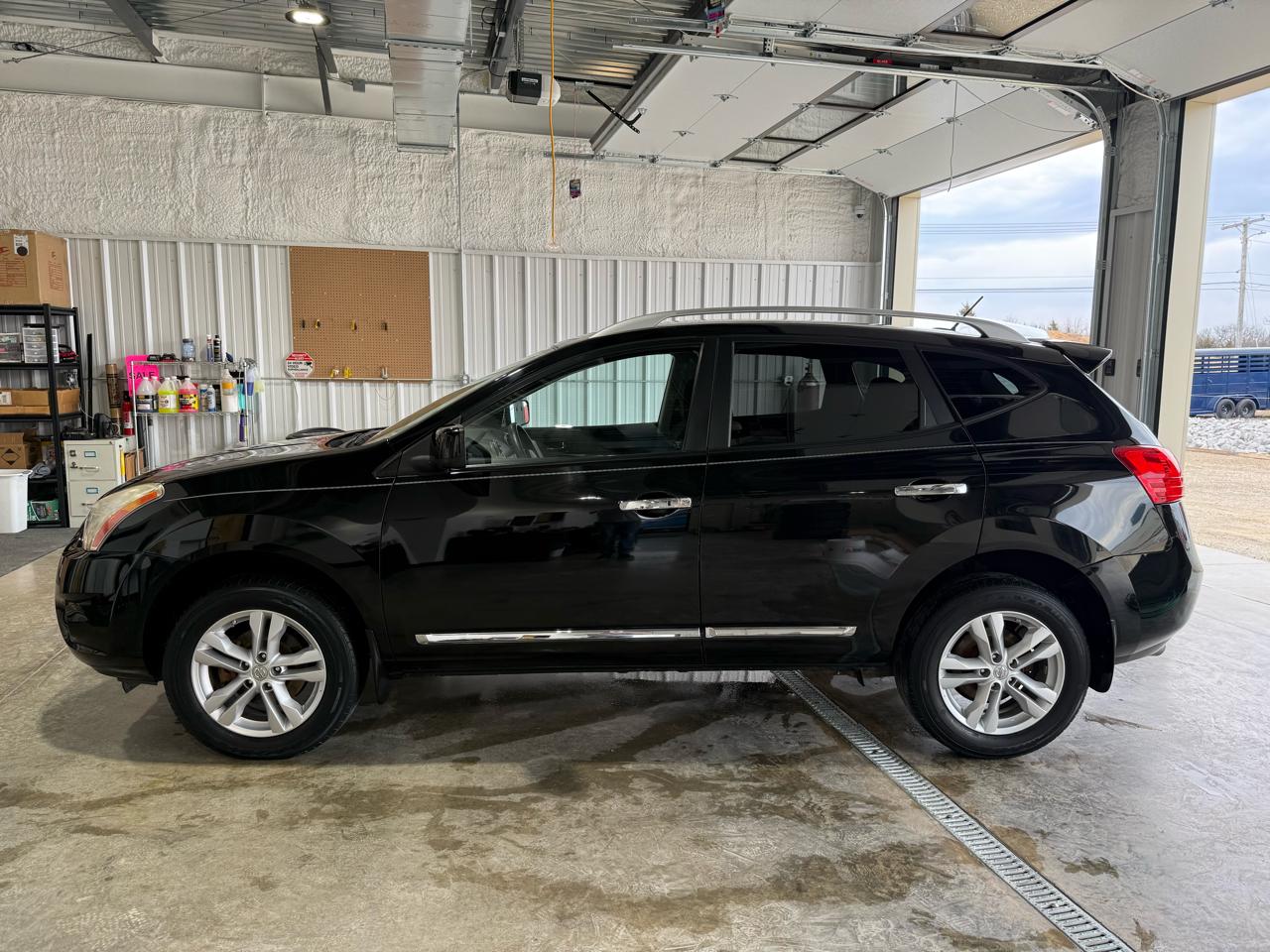 Nissan Rogue SV 4D SUV AWD 2013