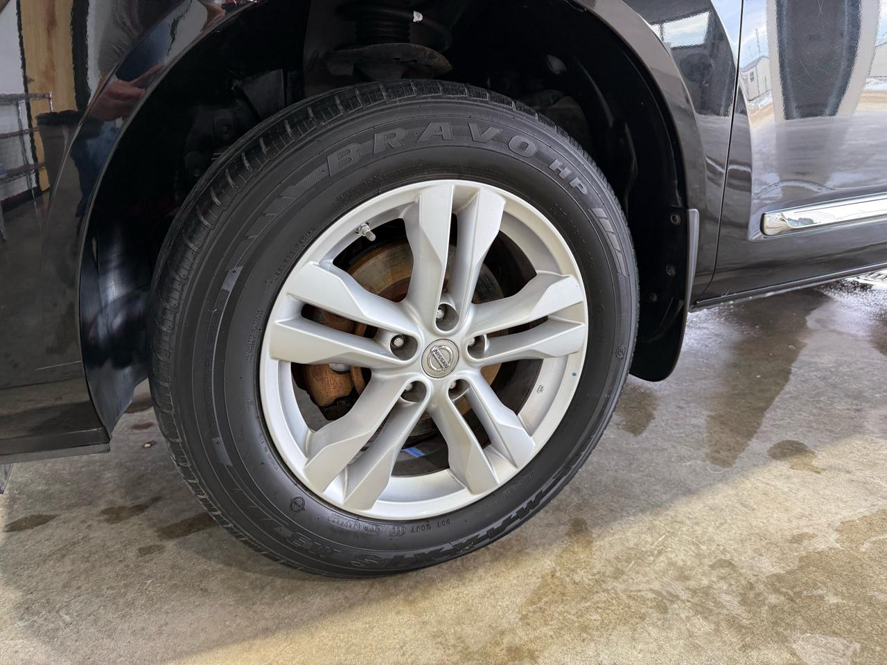 Nissan Rogue SV 4D SUV AWD 2013