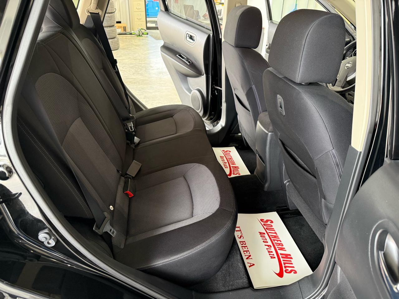 Nissan Rogue SV 4D SUV AWD 2013