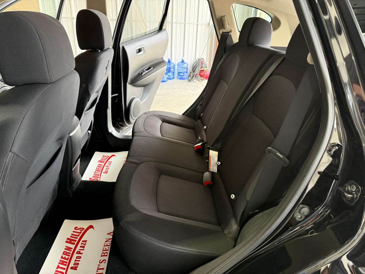 Nissan Rogue SV 4D SUV AWD 2013