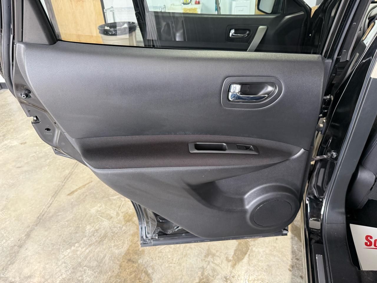 Nissan Rogue SV 4D SUV AWD 2013