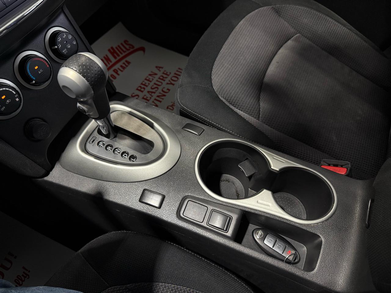 Nissan Rogue SV 4D SUV AWD 2013