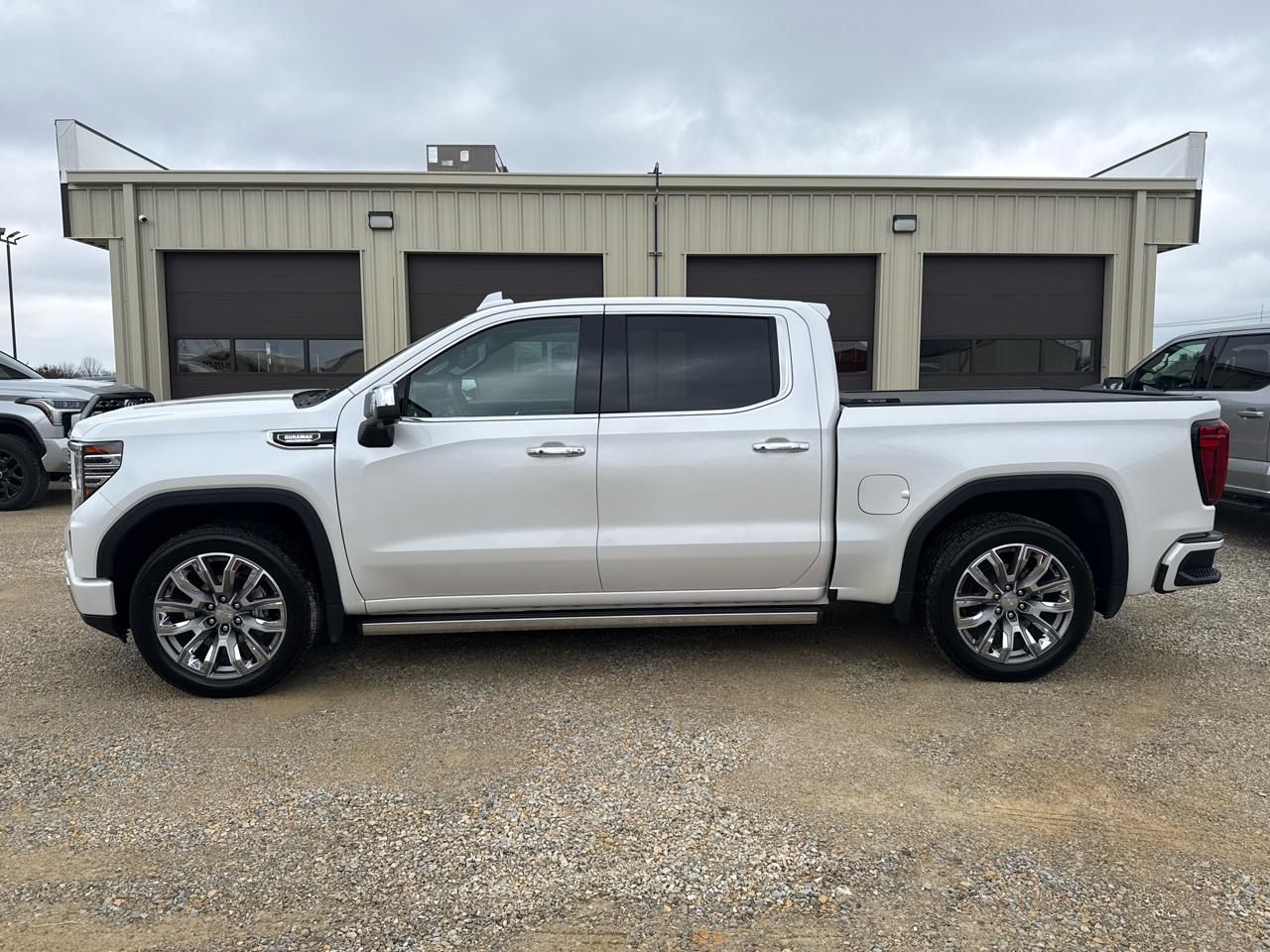 GMC Sierra 1500 Denali Crew Cab 4WD SWB 2024