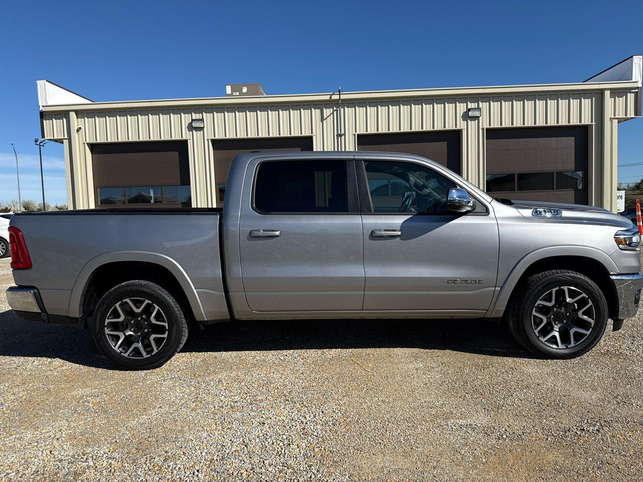 RAM 1500 Laramie Crew Cab 4WD SWB 2025