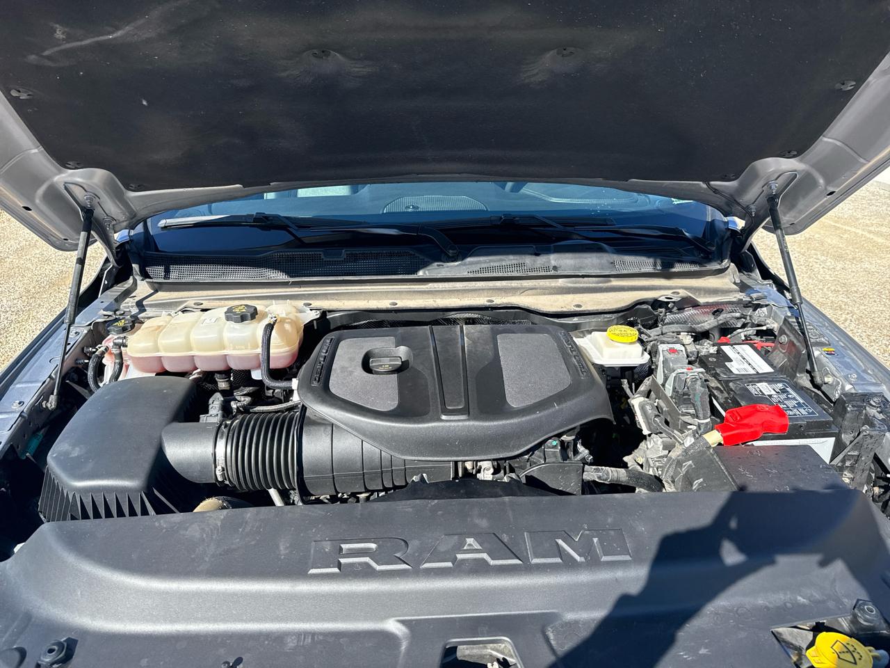 RAM 1500 Laramie Crew Cab 4WD SWB 2025