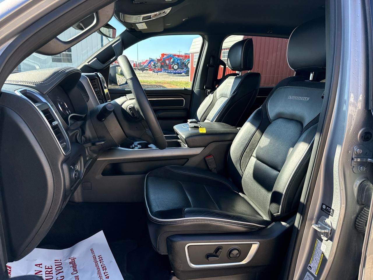 RAM 1500 Laramie Crew Cab 4WD SWB 2025