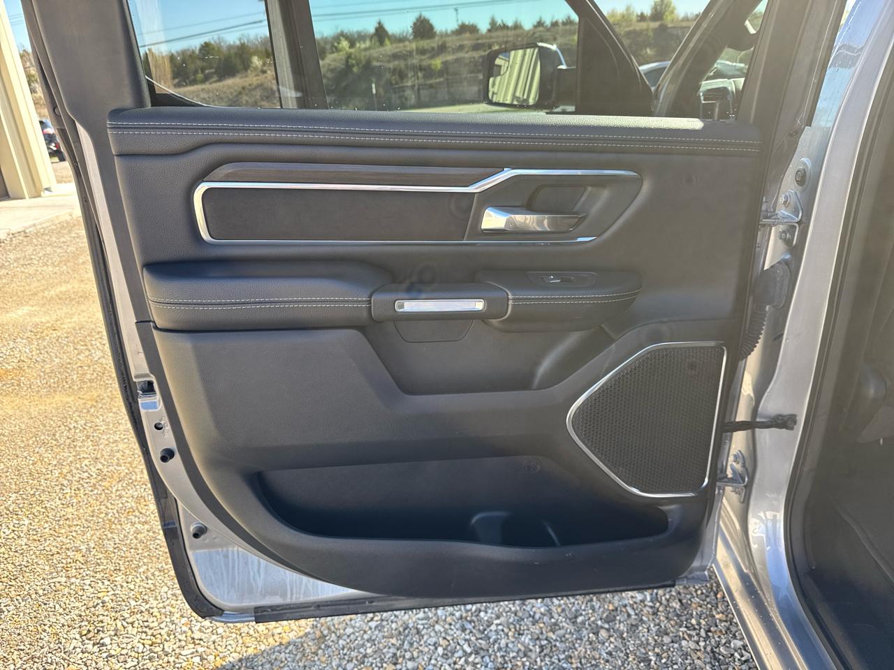 RAM 1500 Laramie Crew Cab 4WD SWB 2025