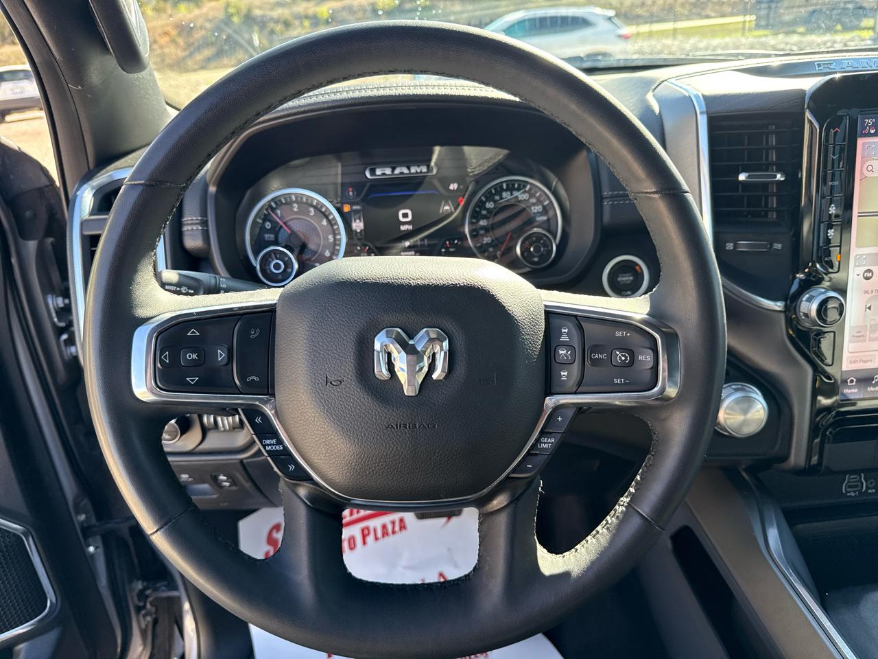 RAM 1500 Laramie Crew Cab 4WD SWB 2025