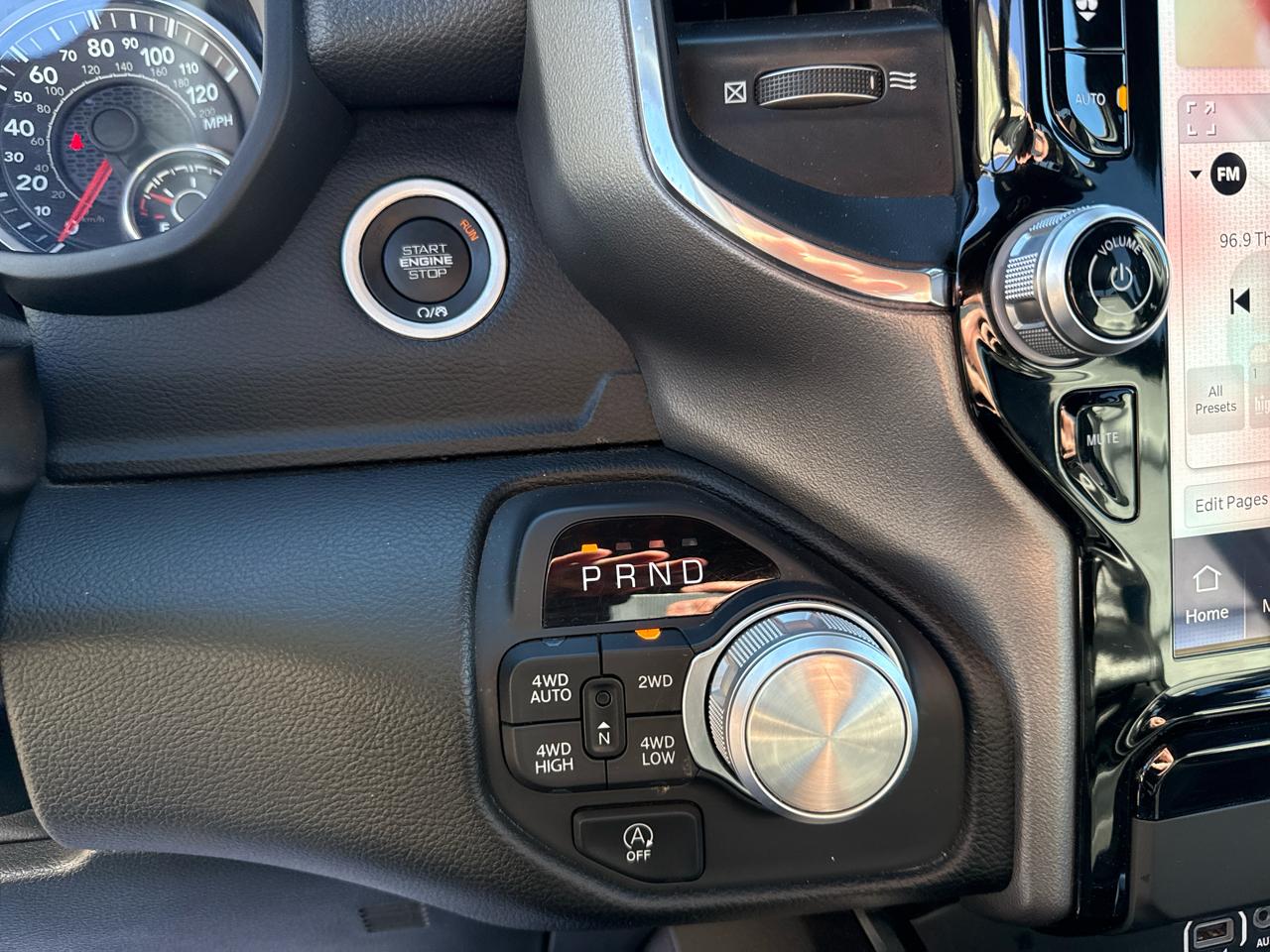 RAM 1500 Laramie Crew Cab 4WD SWB 2025