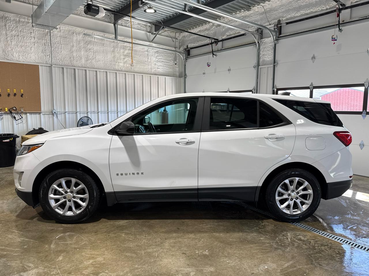 Chevrolet Equinox LS 4D SUV AWD 2020