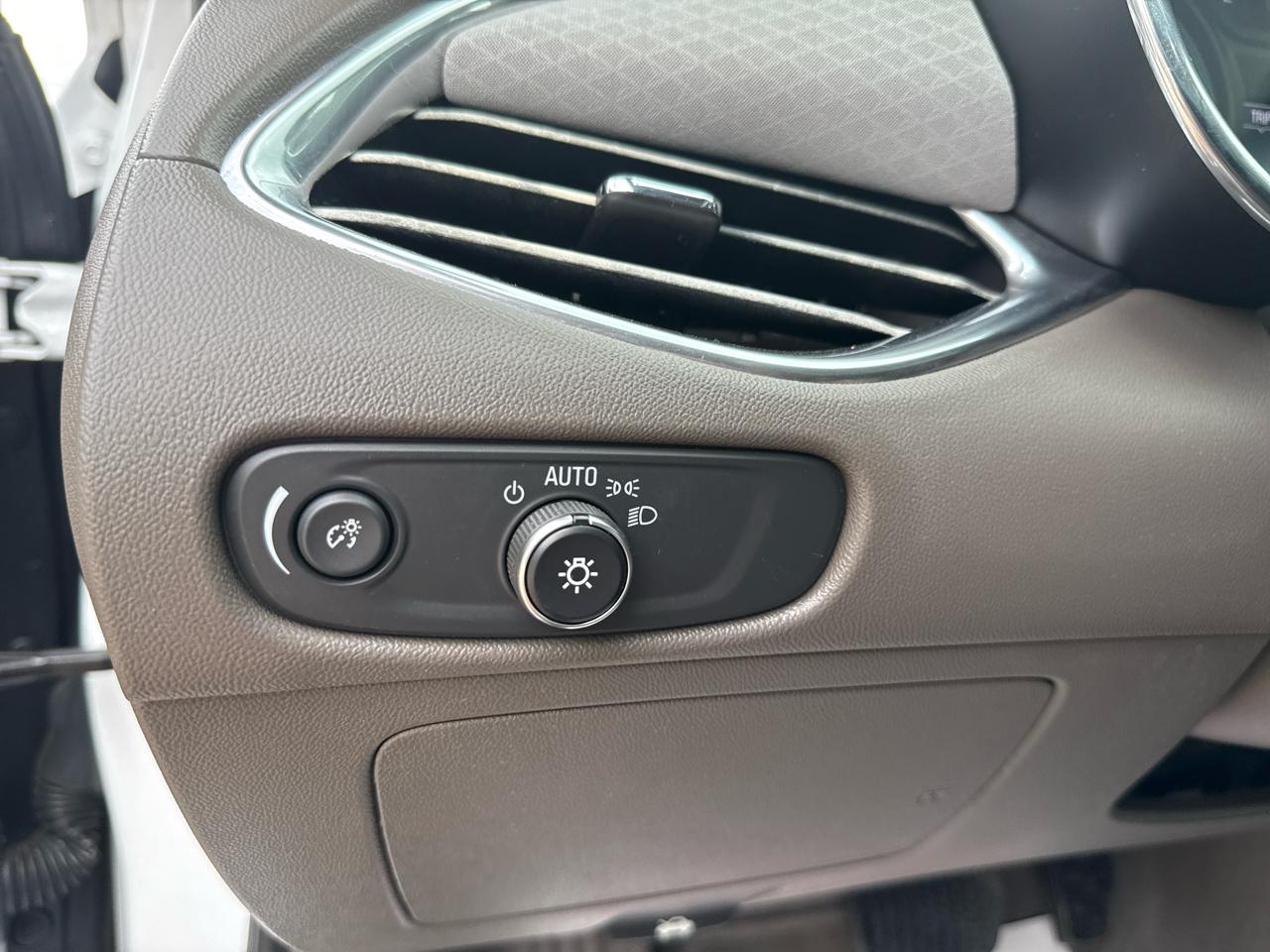 Chevrolet Malibu Hybrid 4D Sedan 2018