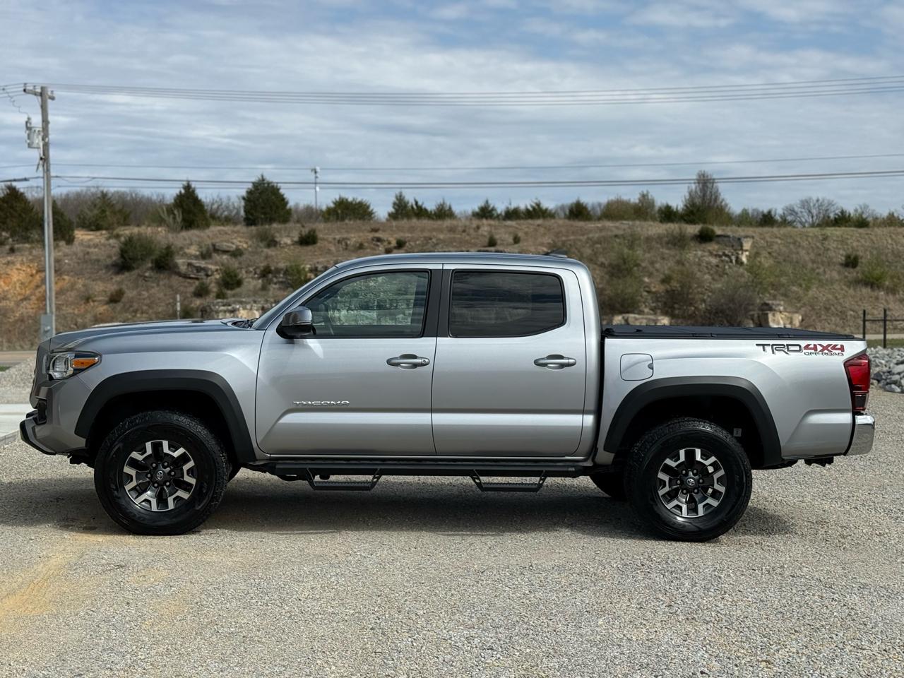 Toyota Tacoma SR Dbl Cab 4WD V6 at 2018