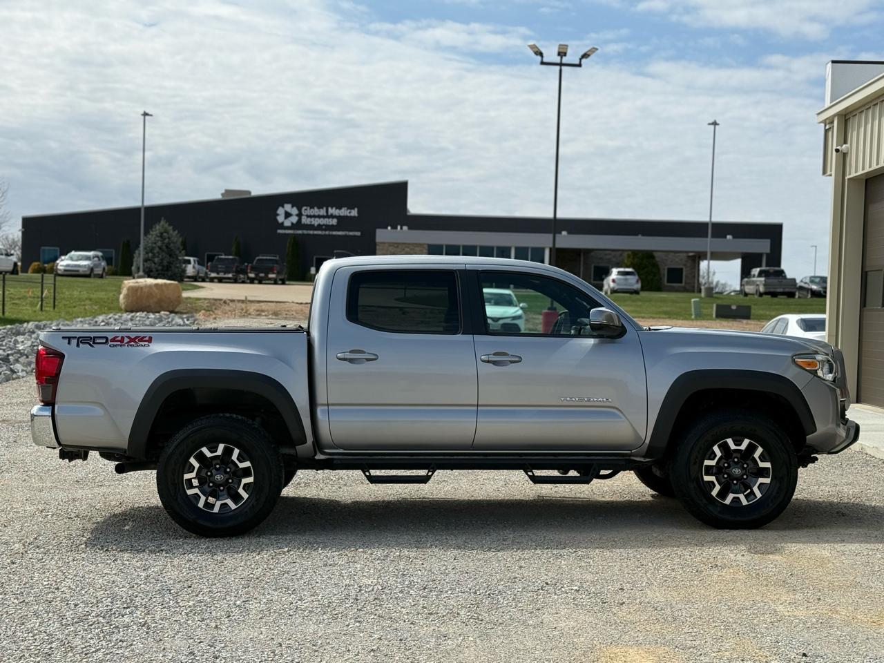 Toyota Tacoma SR Dbl Cab 4WD V6 at 2018