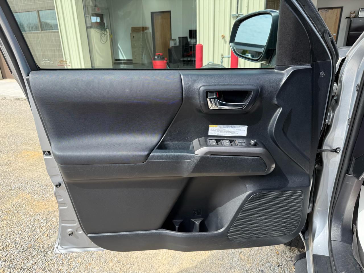 Toyota Tacoma SR Dbl Cab 4WD V6 at 2018