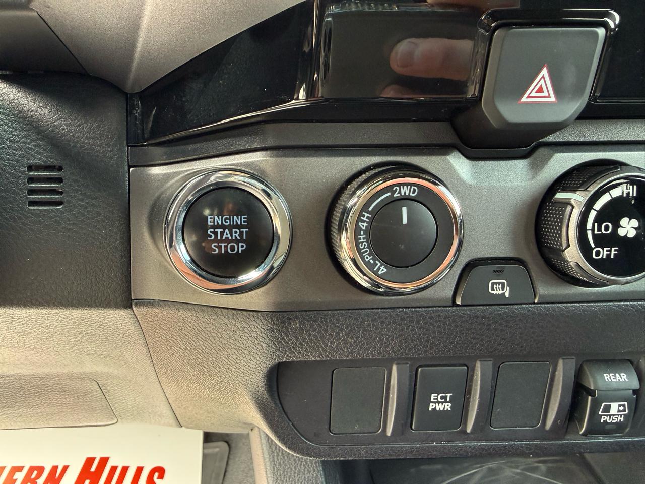 Toyota Tacoma SR Dbl Cab 4WD V6 at 2018