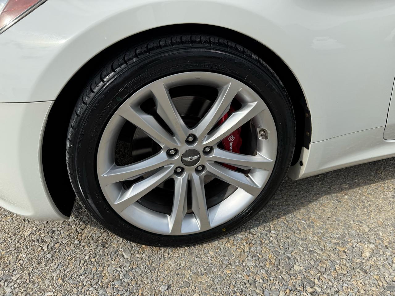 Hyundai Genesis Coupe Base 2D Coupe 3.8 2010