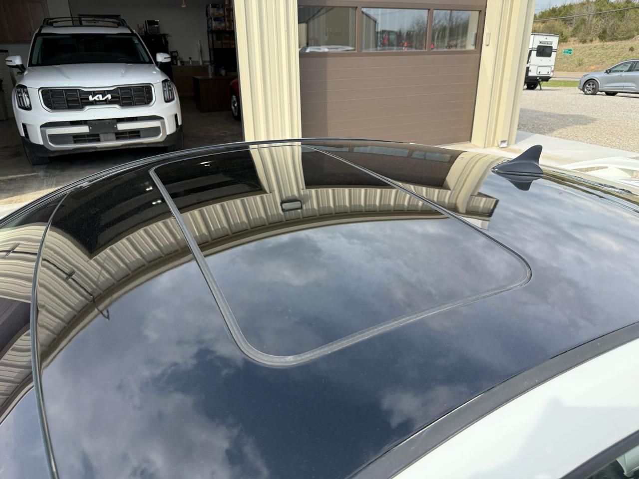 Hyundai Genesis Coupe Base 2D Coupe 3.8 2010