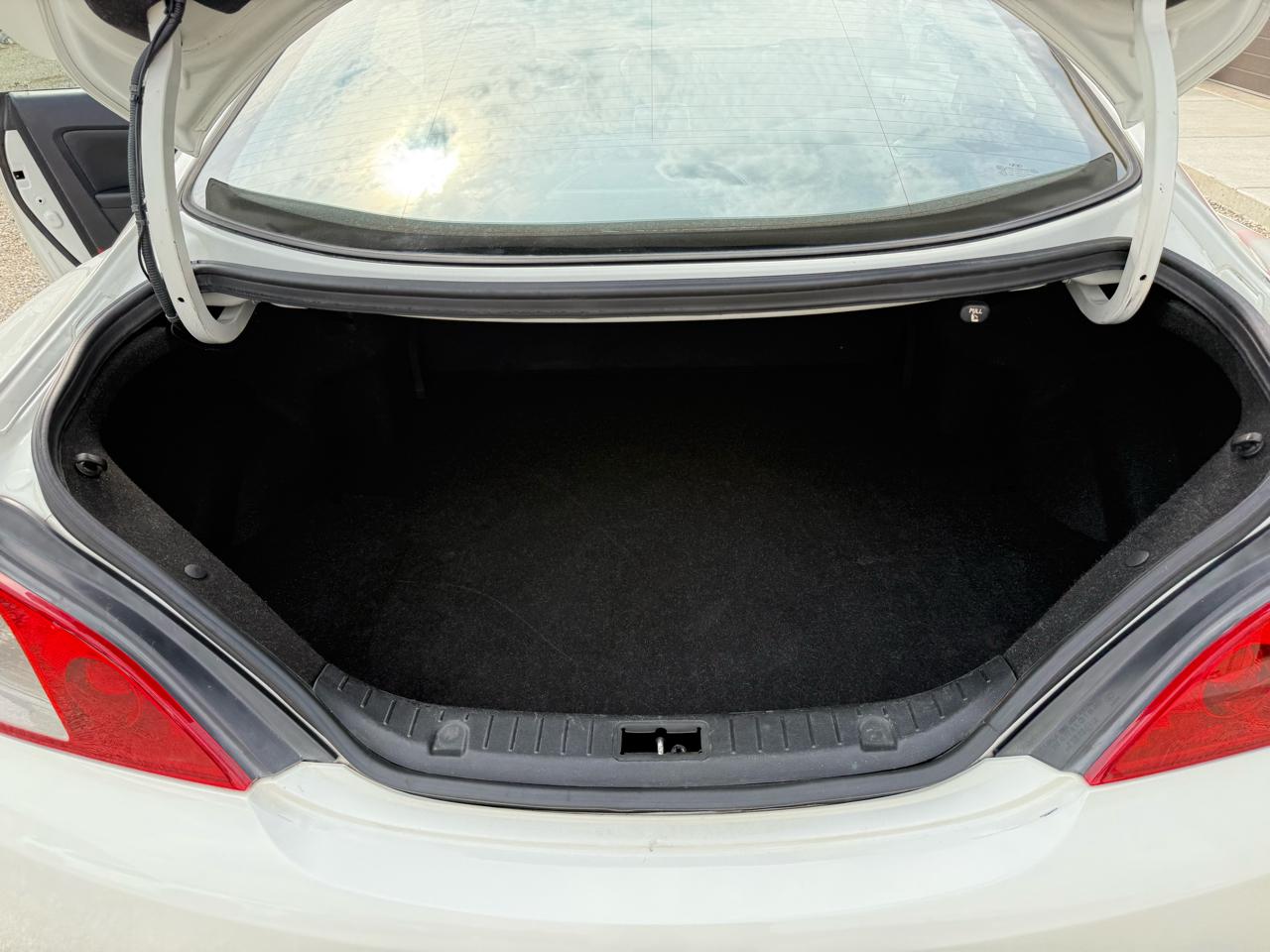 Hyundai Genesis Coupe Base 2D Coupe 3.8 2010