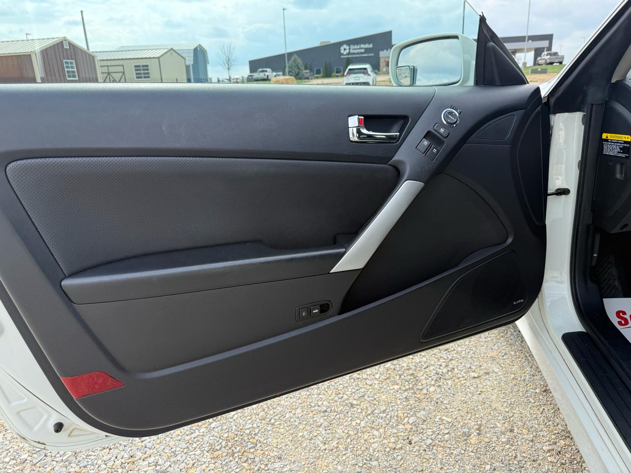 Hyundai Genesis Coupe Base 2D Coupe 3.8 2010