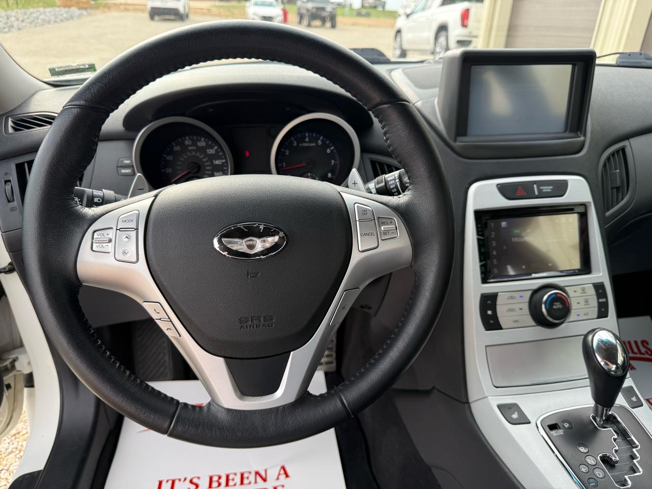 Hyundai Genesis Coupe Base 2D Coupe 3.8 2010