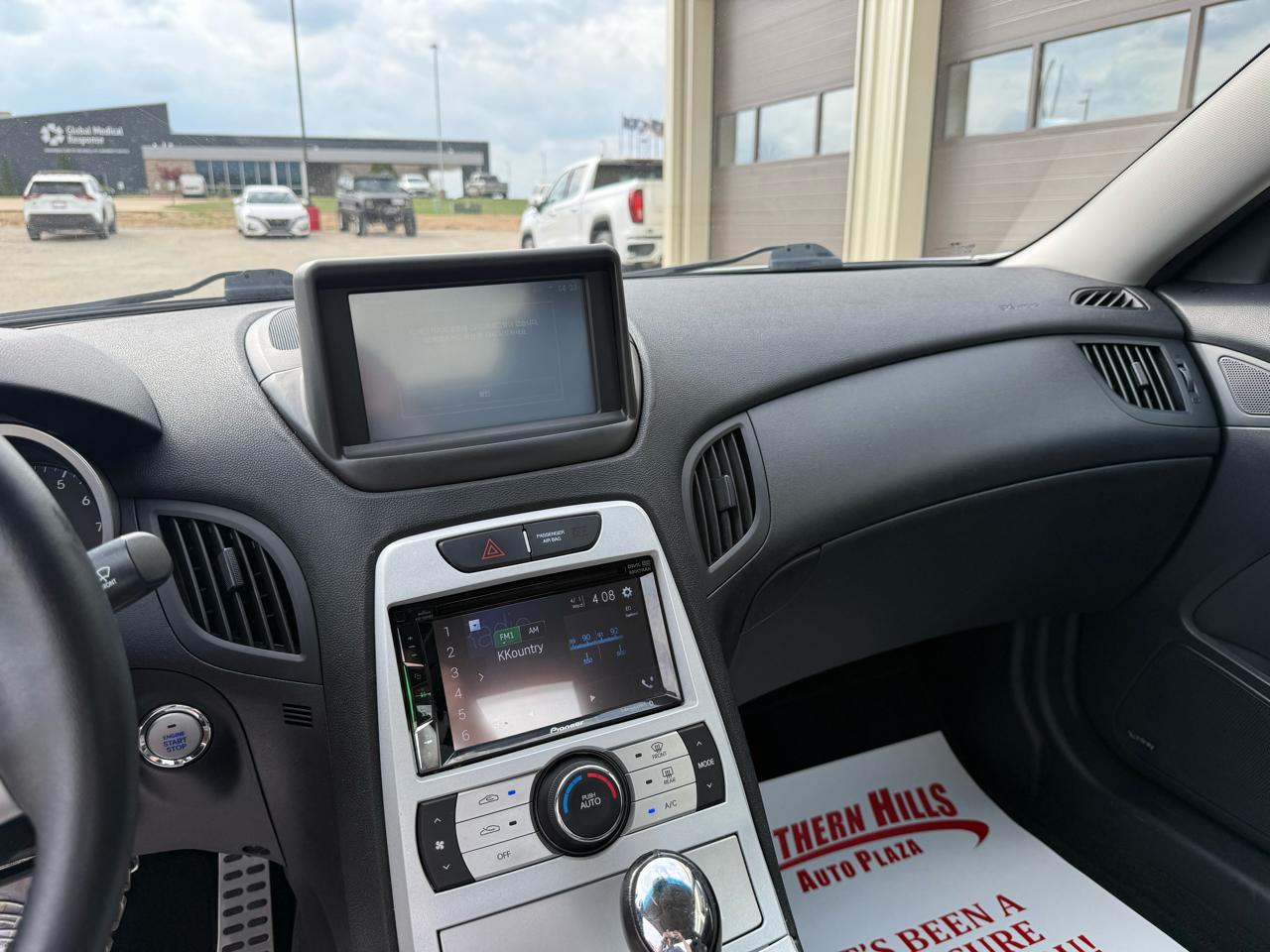 Hyundai Genesis Coupe Base 2D Coupe 3.8 2010