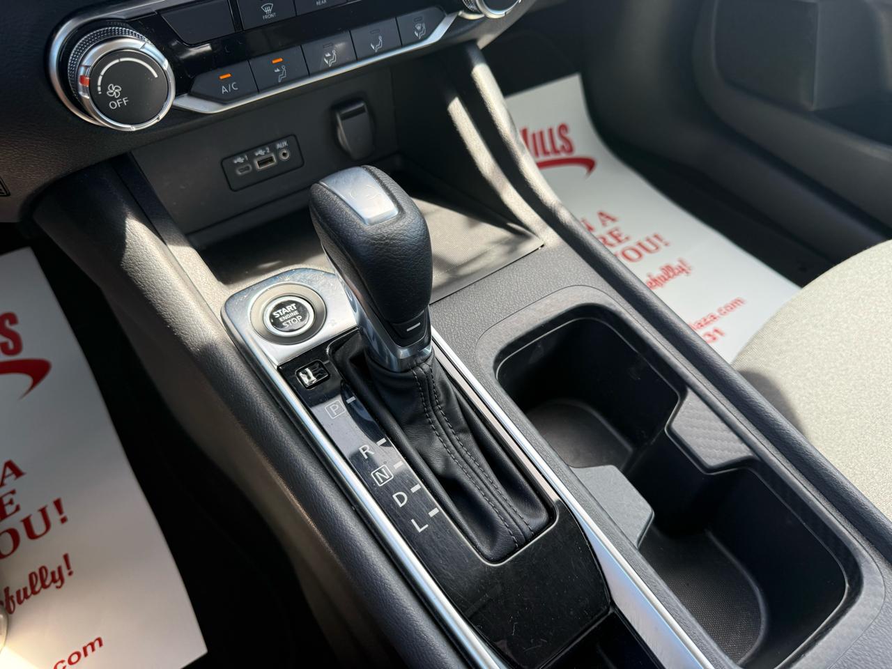 Nissan Sentra SV 4D Sedan 2022