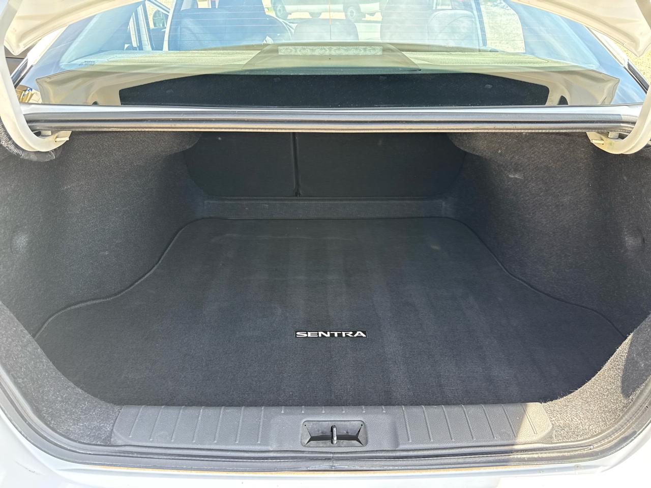Nissan Sentra SV 4D Sedan 2022