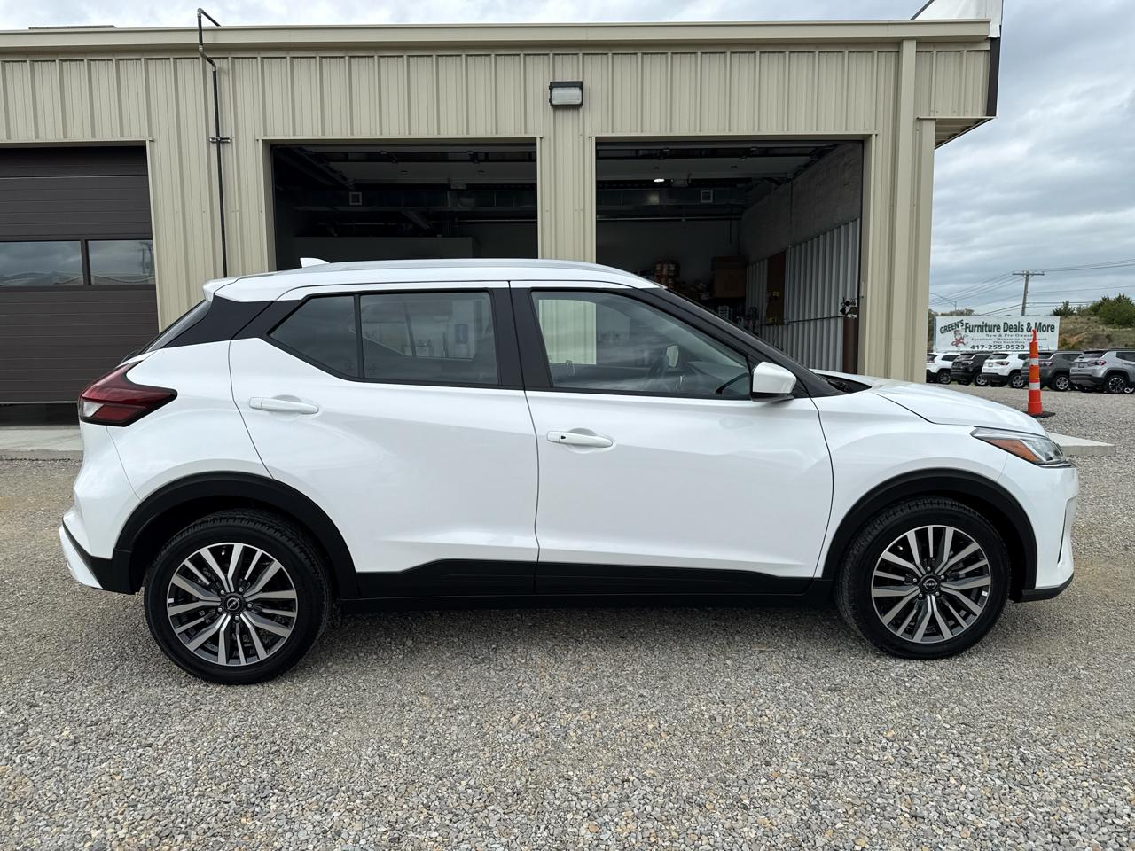 Nissan Kicks SV 4D SUV FWD 2023