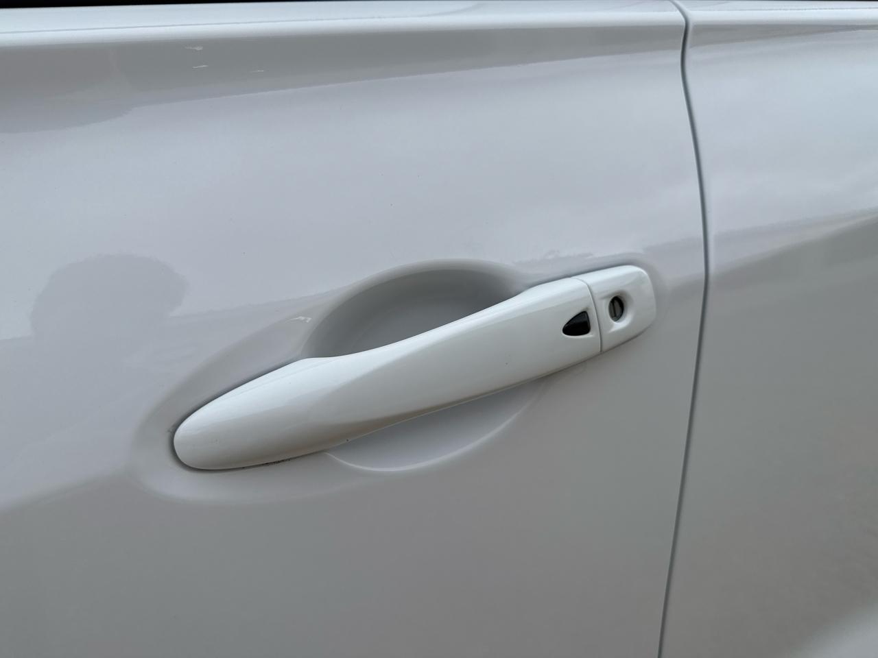 Nissan Kicks SV 4D SUV FWD 2023