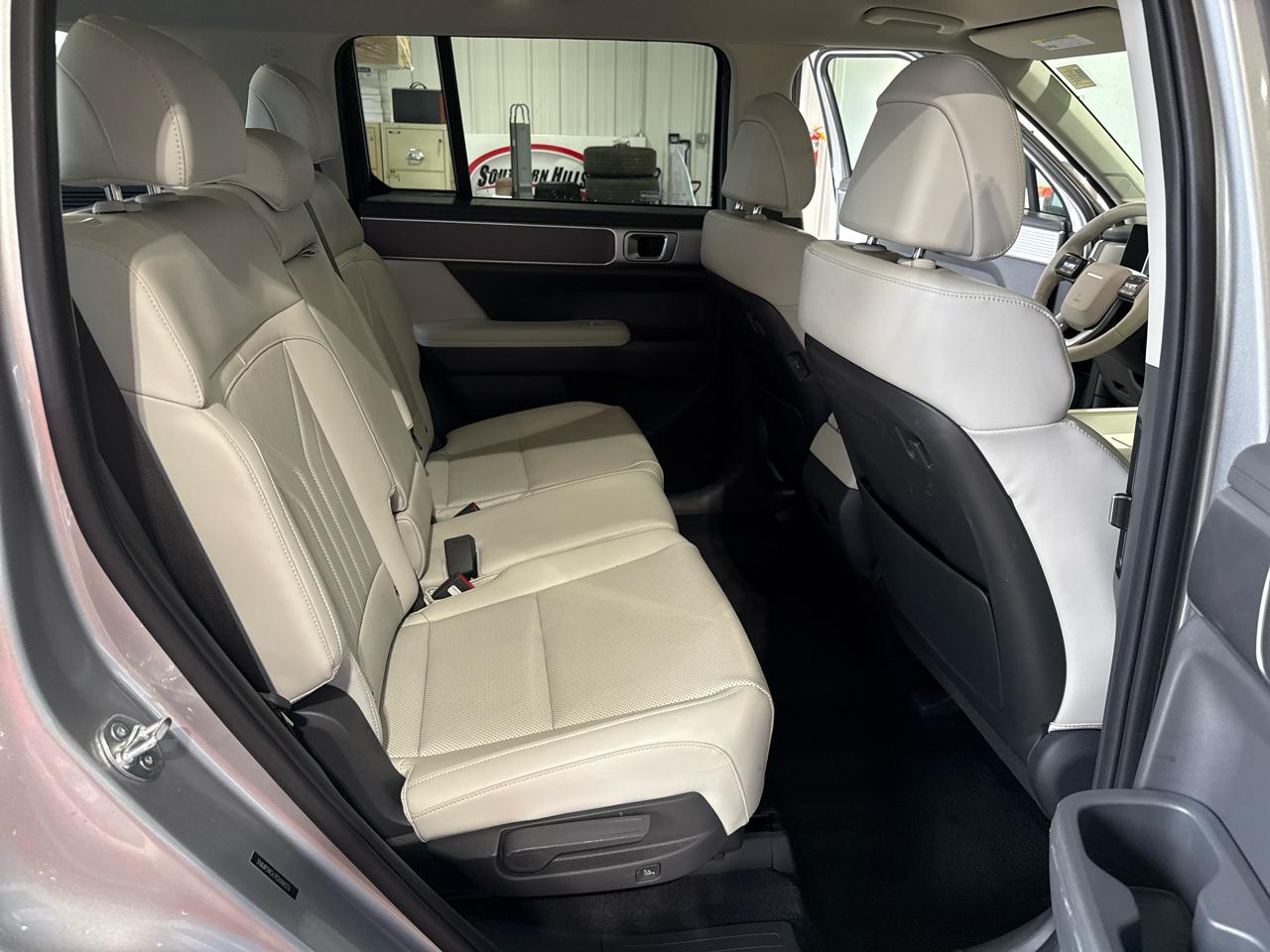 Hyundai Santa Fe SEL 4D SUV FWD 2.5L 2025