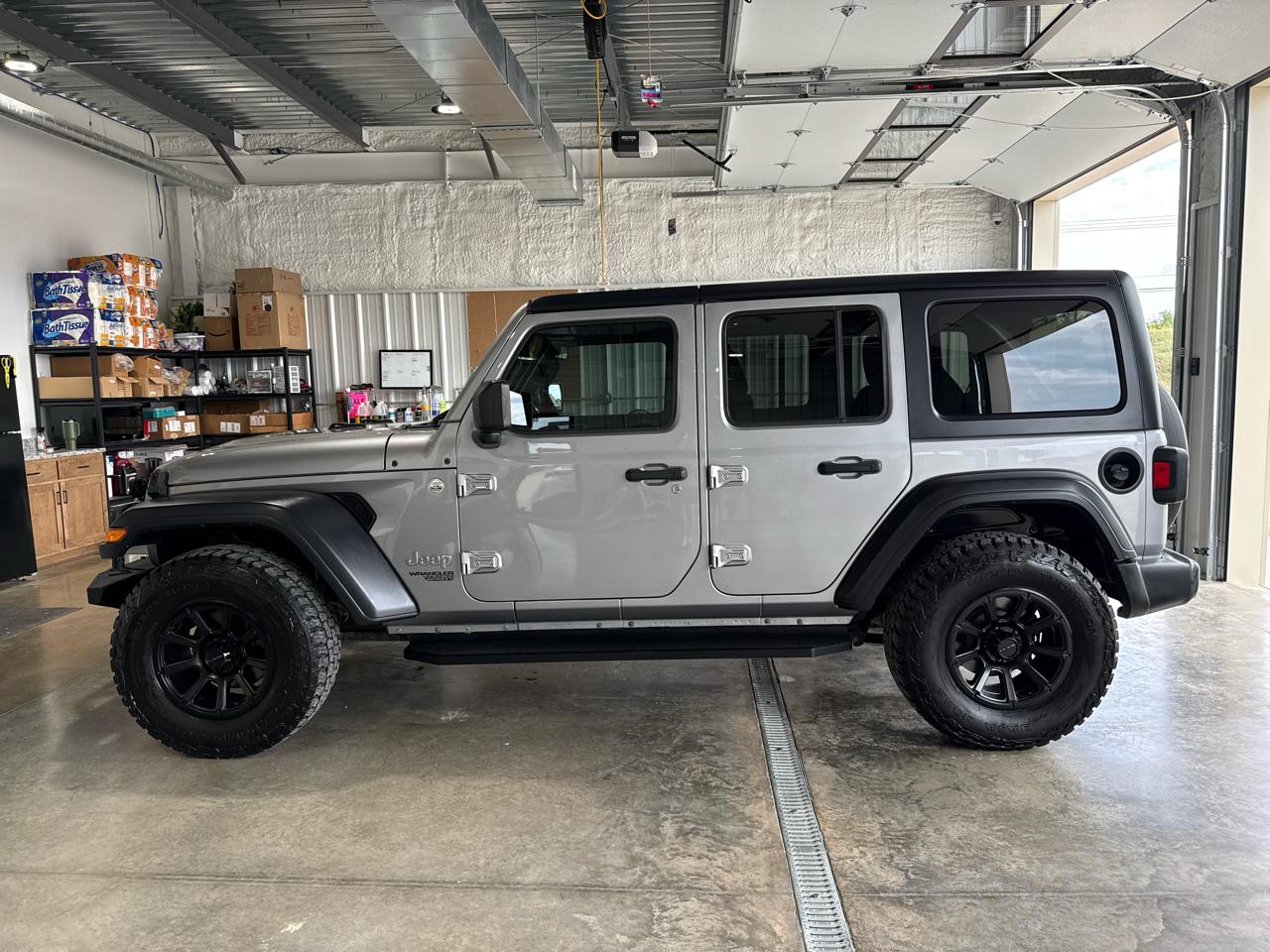 Jeep Wrangler Unlimited Sport 4D SUV 4WD 2019