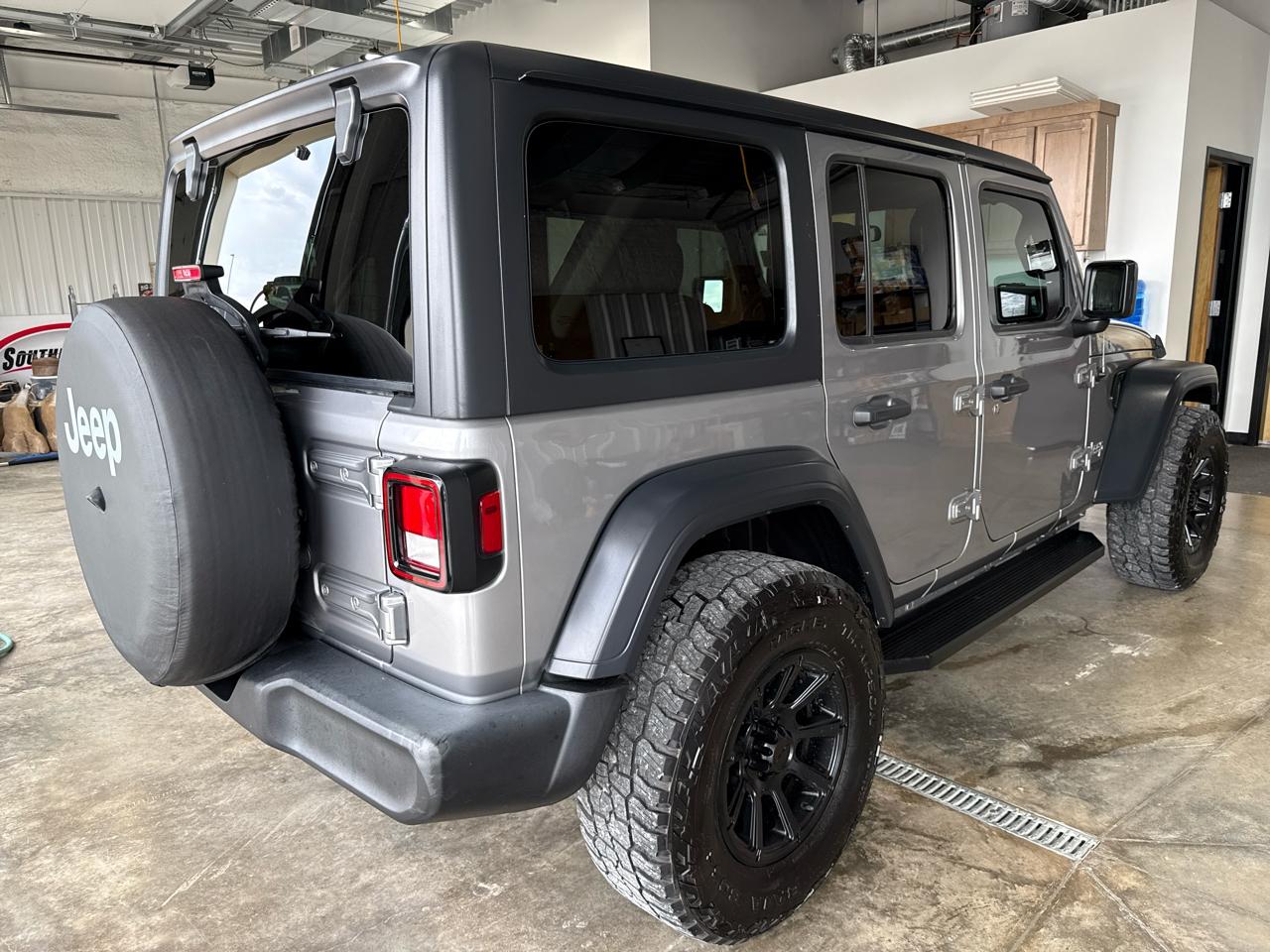 Jeep Wrangler Unlimited Sport 4D SUV 4WD 2019