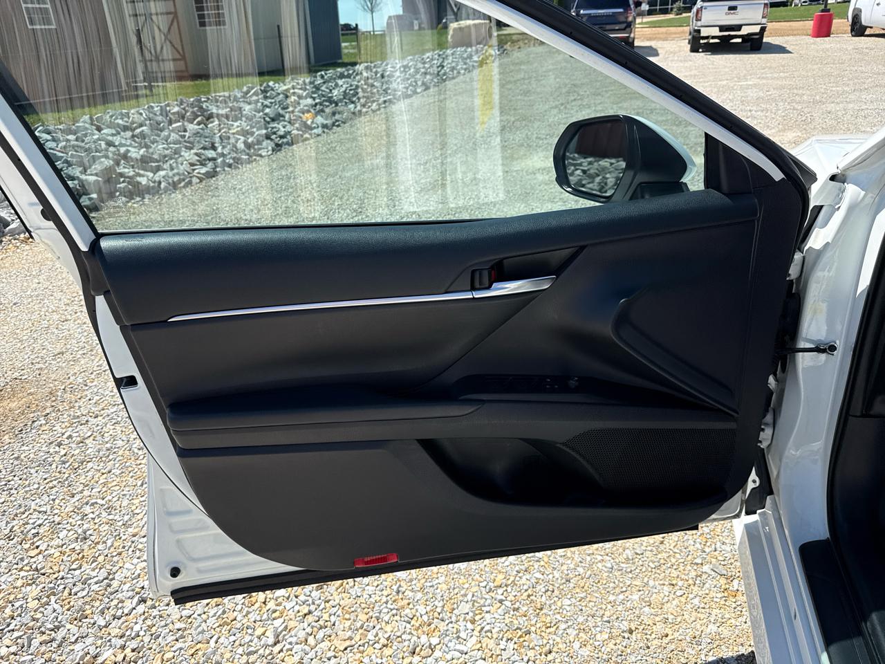 Toyota Camry LE 4D Sedan 2021