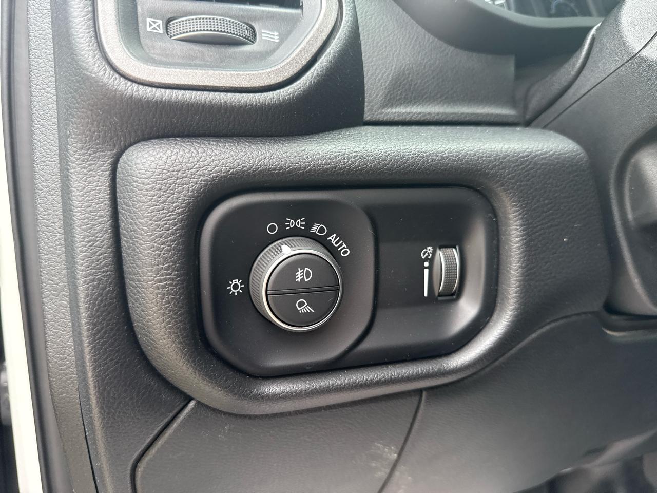 RAM 2500 Tradesman Crew Cab 4WD SWB 2022