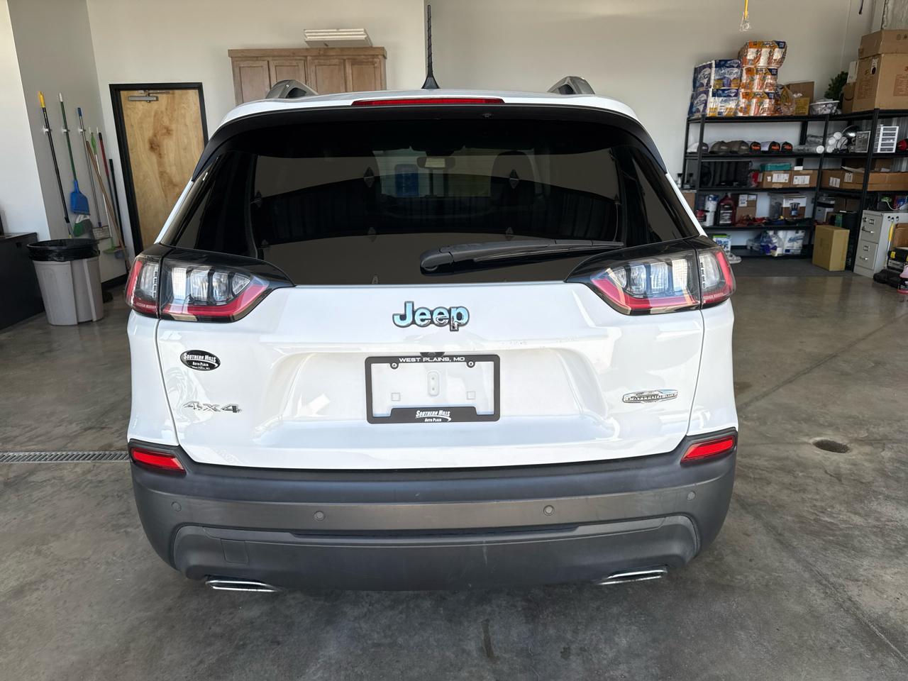 Jeep Cherokee Latitude LUX 4D SUV 4WD 2021